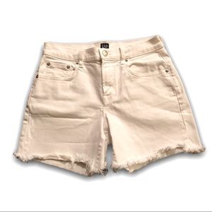 WHITE DENIM GAP GIRL SHORTS